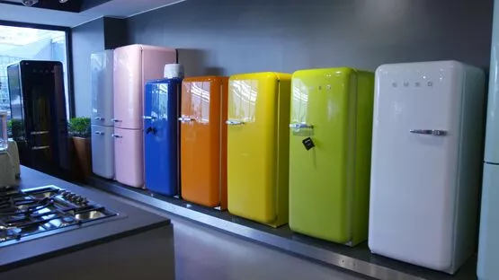 Smeg внедрила систему управления через смартфон в новые модели холодильников